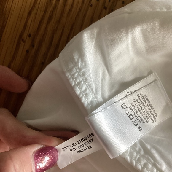 Vineyard Vines White Shorts SZ 10 Like new without tags - Picture 9 of 10